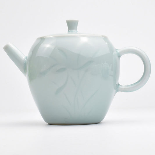 蘭花茶壺（弟窯粉青）