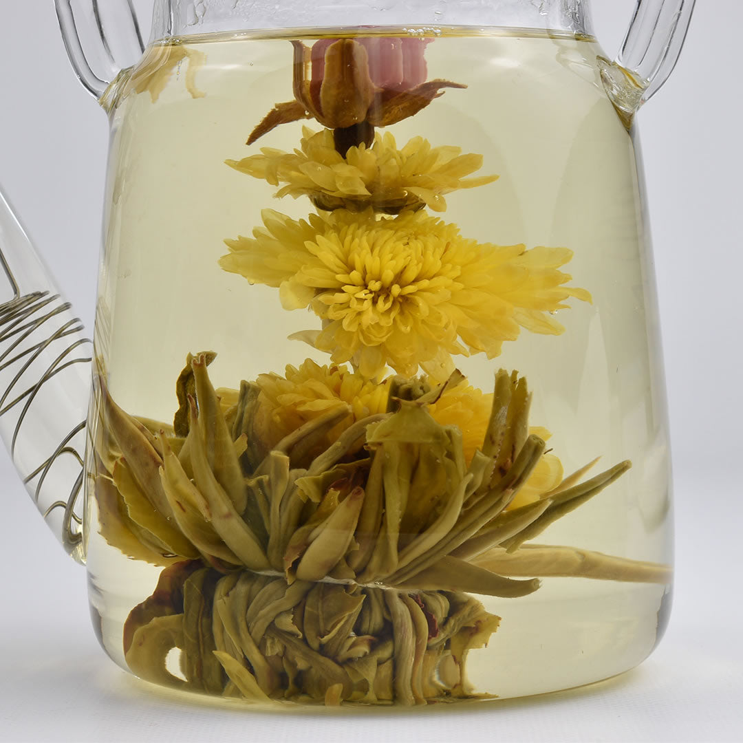 歩歩高昇（緑茶の工芸茶）
