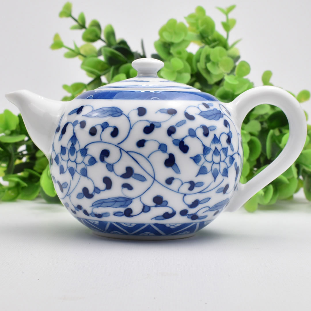 景徳鎮青花茶壺・纏枝蓮壺